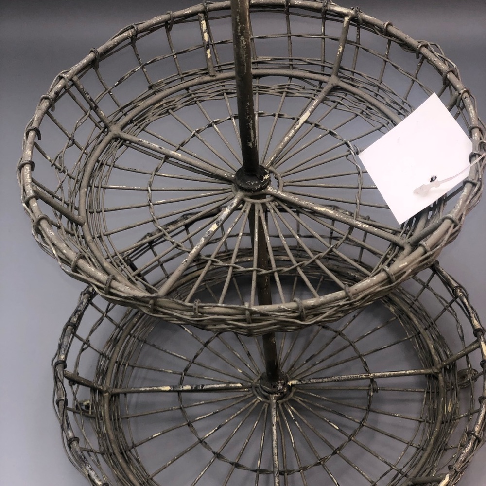 Vintage Heart Two Tier Serving Stand - Picture 11 of 14